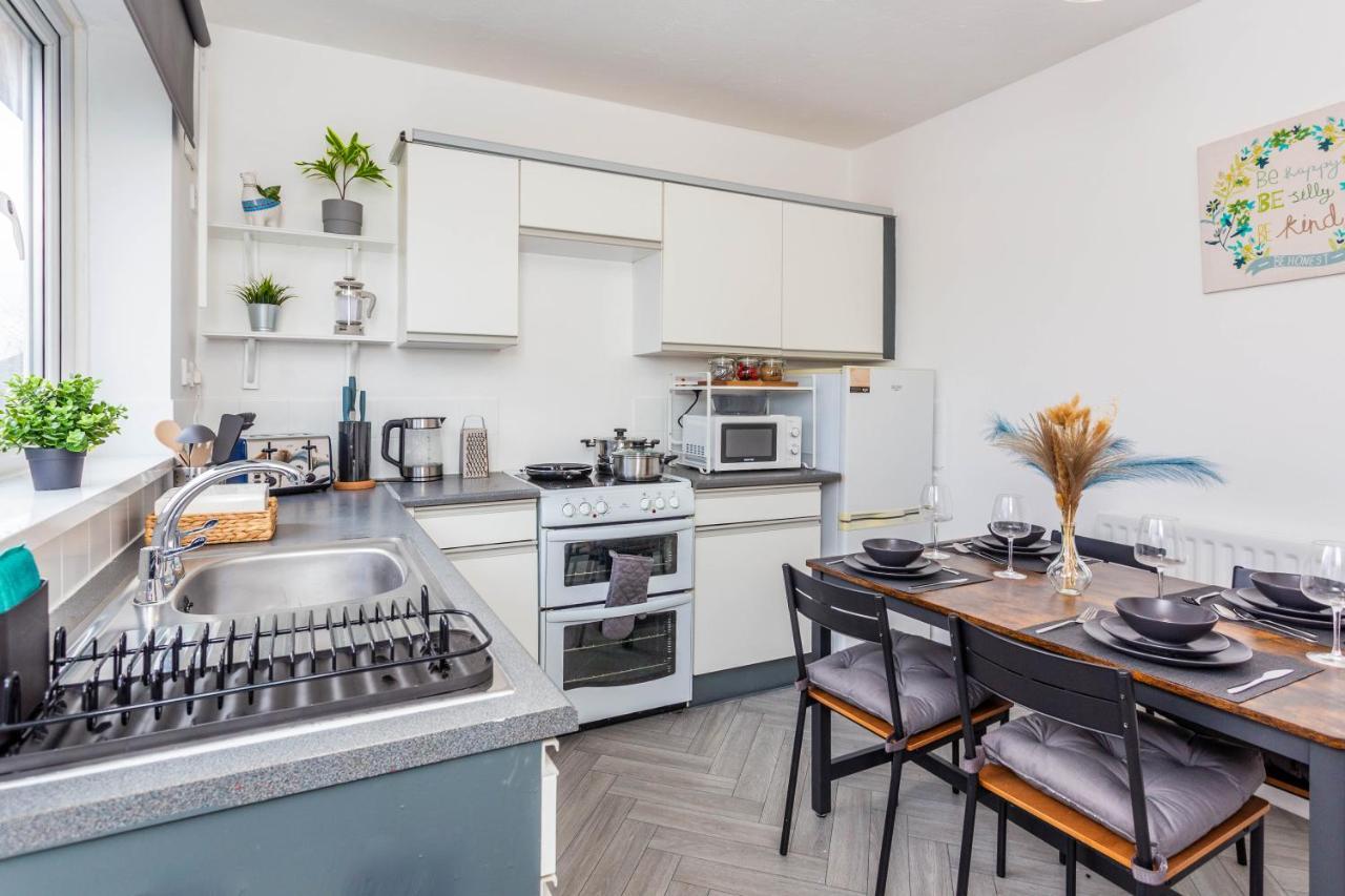 New Large 2 Bed Entire Apartment Near Newcastle Upon Tyne With Free Parking エクステリア 写真